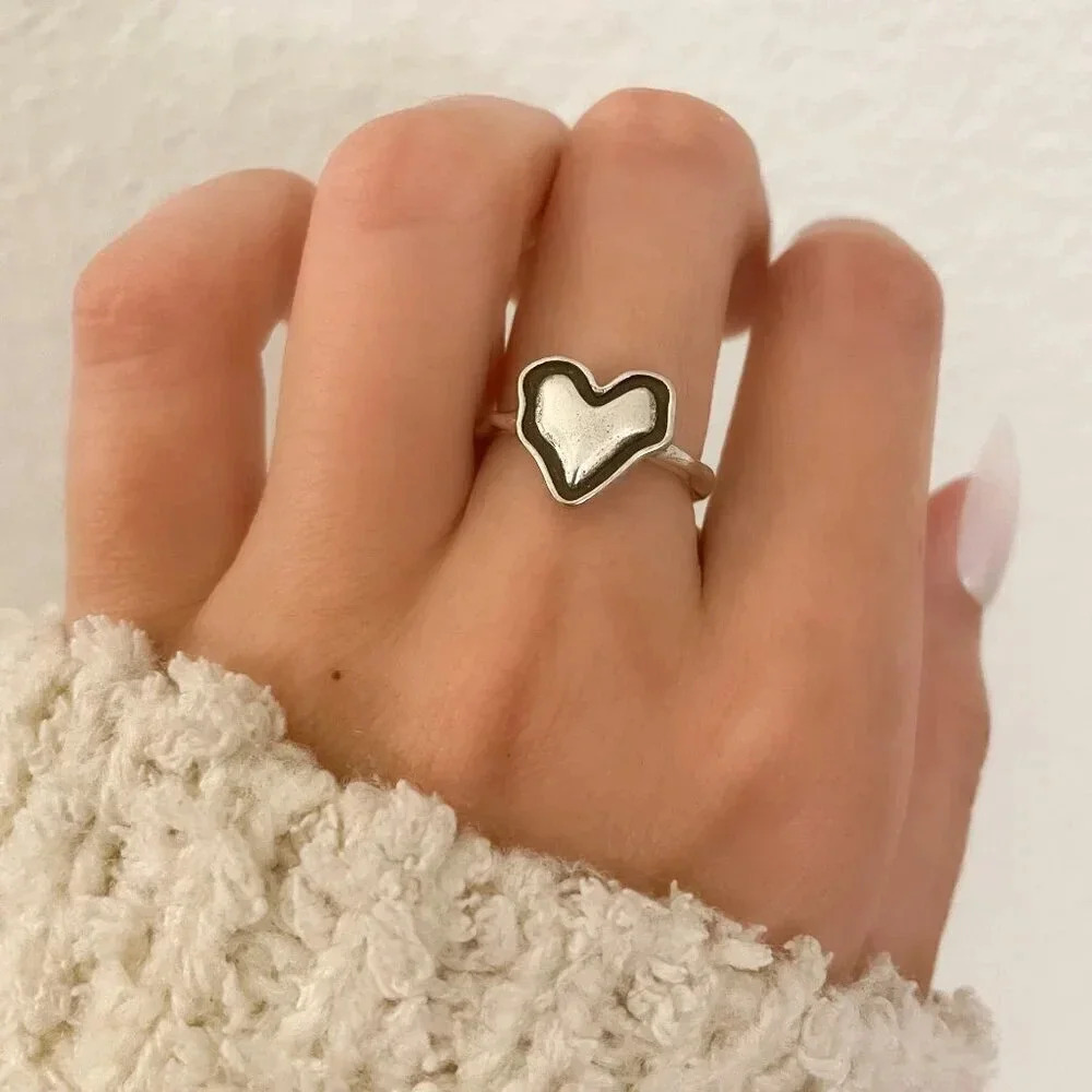 925 Sterling Silver Minimalist Black Heart Ring Dainty Heart Ring Black & Silver - Picture 3 of 9